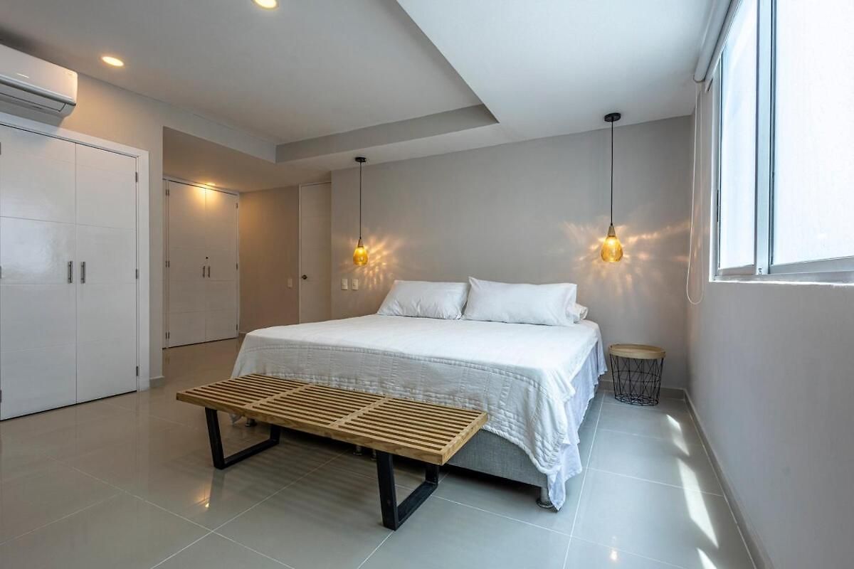 Luxurious Beachfront 3br, Pool & Ocean Views Apartamento