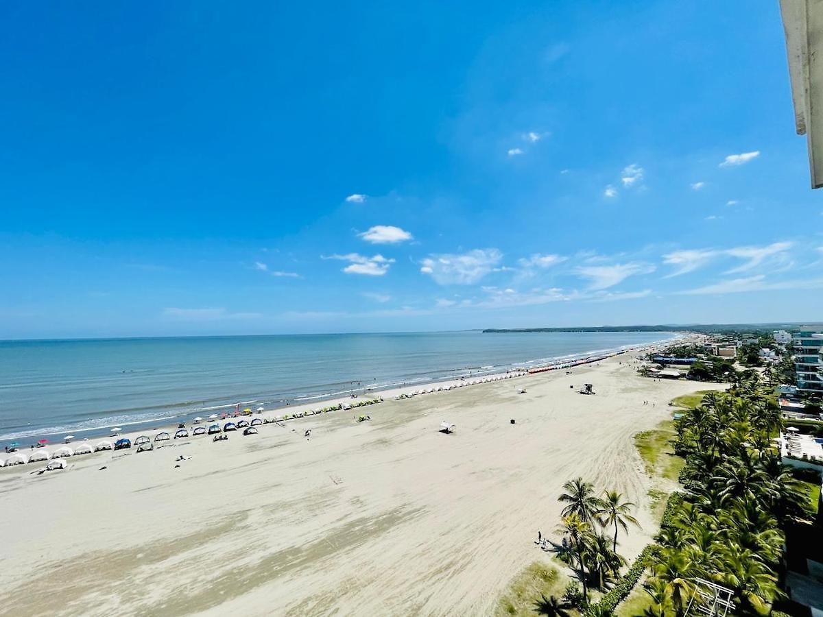 Luxurious Beachfront 3br, Pool & Ocean Views Apartamento