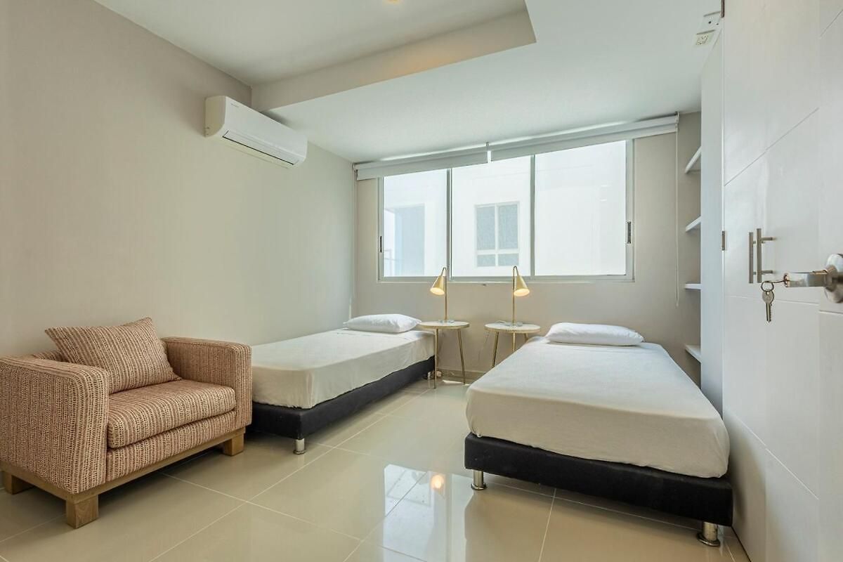 Luxurious Beachfront 3br, Pool & Ocean Views Cartagena