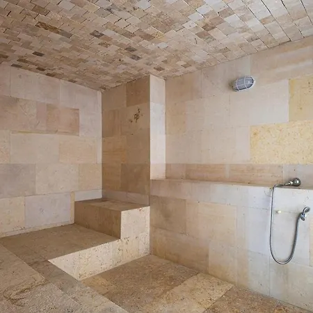 Luxurious Beachfront 3br, Pool & Ocean Views Apartment Cartagena