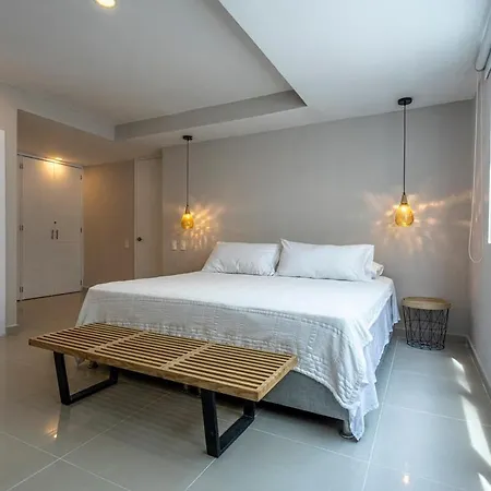 Luxurious Beachfront 3br, Pool & Ocean Views Apartment