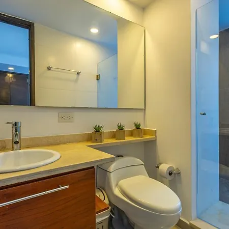 Apartment Luxurious Beachfront 3br, Pool & Ocean Views *