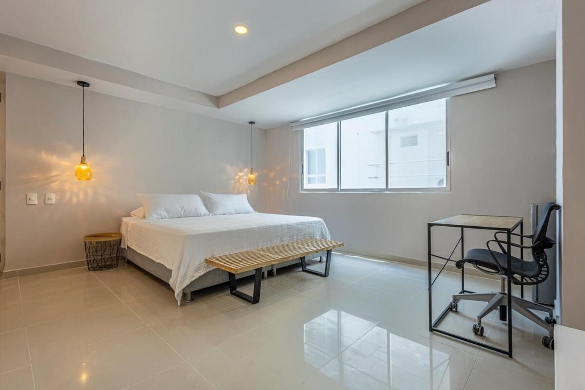 Luxurious Beachfront 3br, Pool & Ocean Views