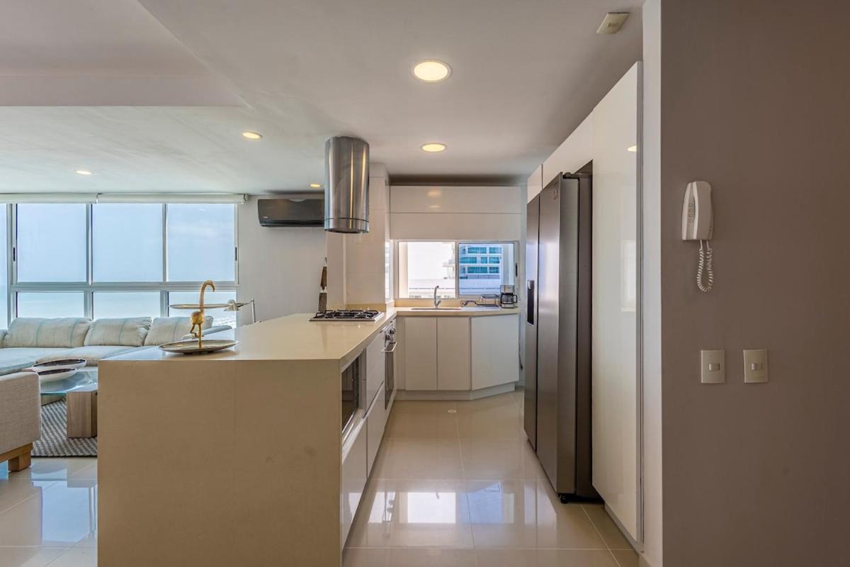 Luxurious Beachfront 3br, Pool & Ocean Views * Cartagena