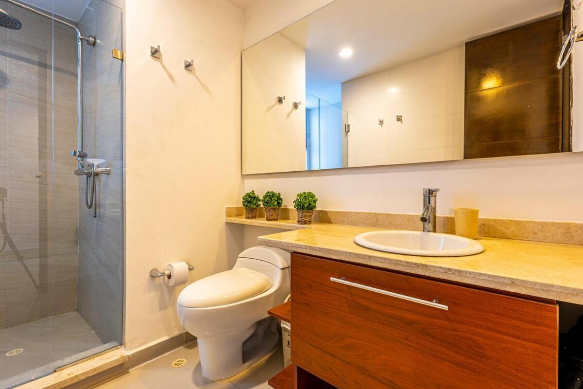 Luxurious Beachfront 3br, Pool & Ocean Views