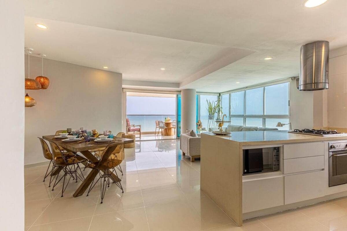Luxurious Beachfront 3br, Pool & Ocean Views Cartagena