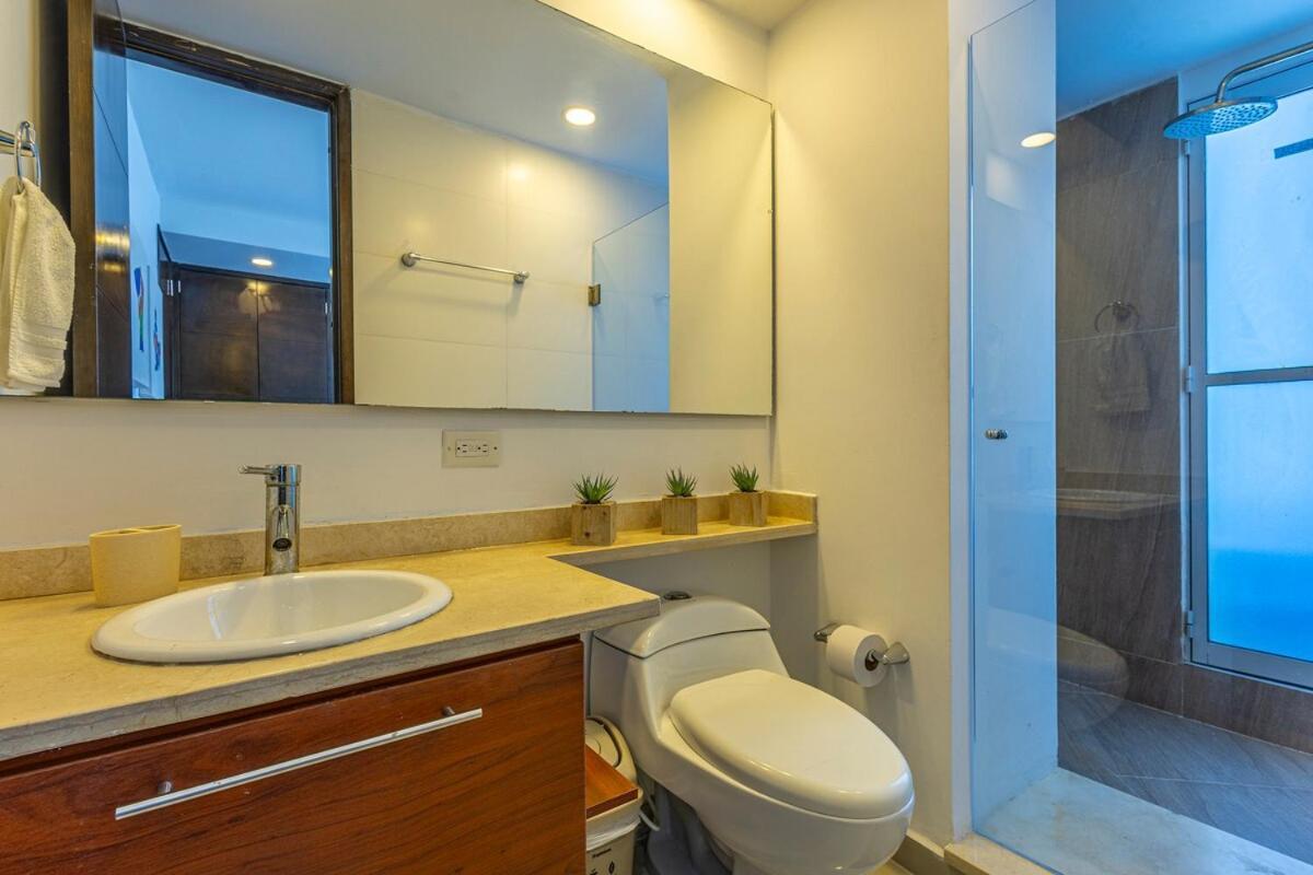 Apartamento Luxurious Beachfront 3br, Pool & Ocean Views *