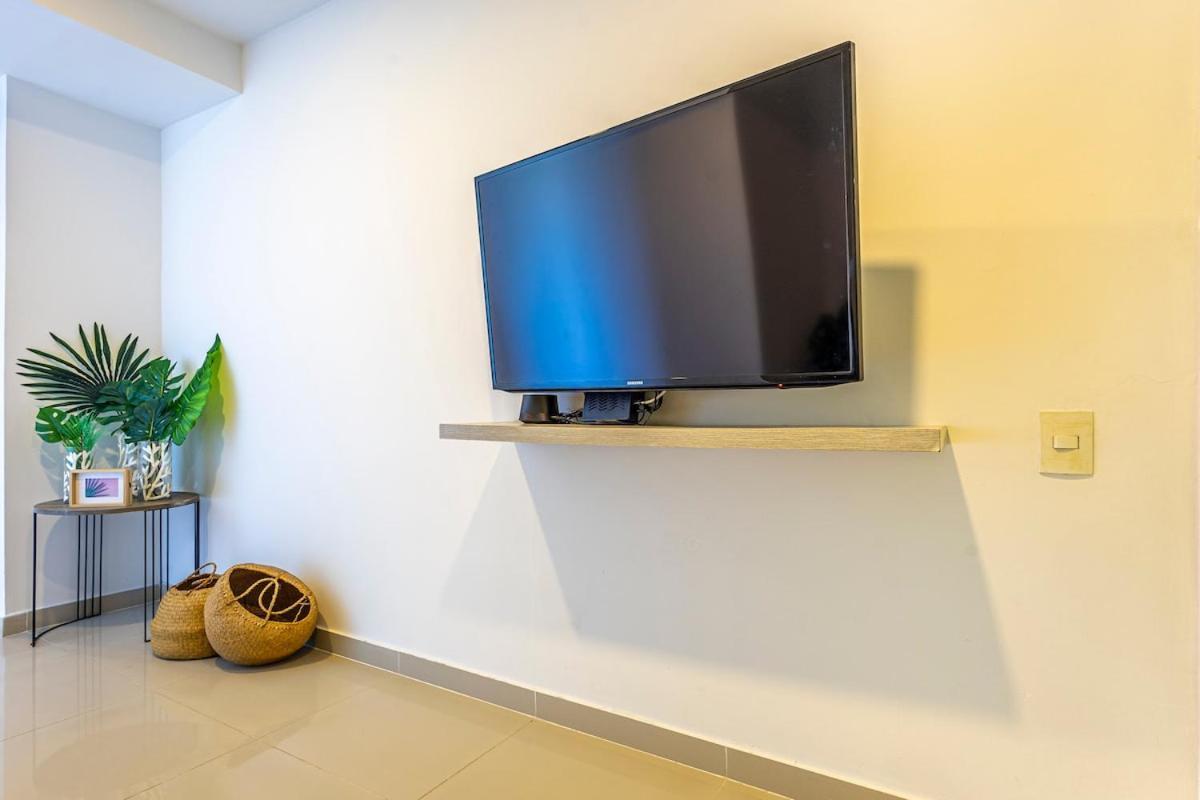 Luxurious Beachfront 3br, Pool & Ocean Views Cartagena