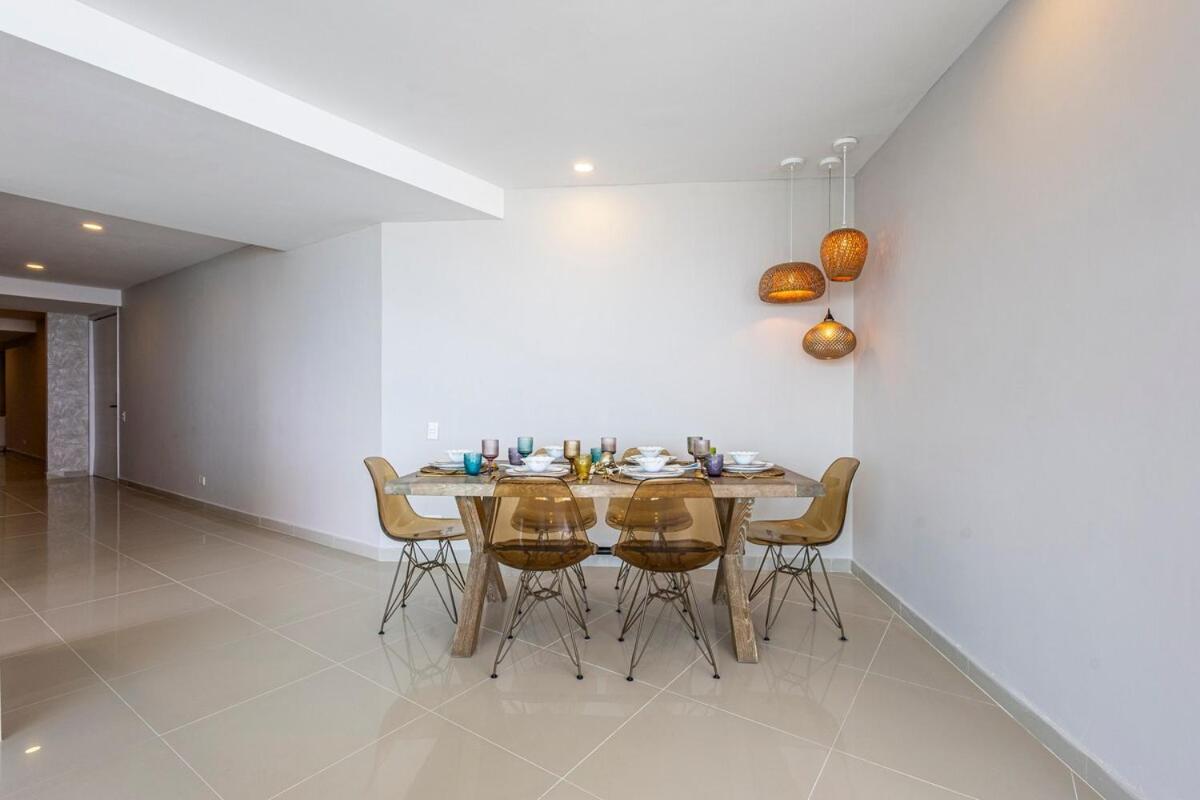 Apartamento Luxurious Beachfront 3br, Pool & Ocean Views