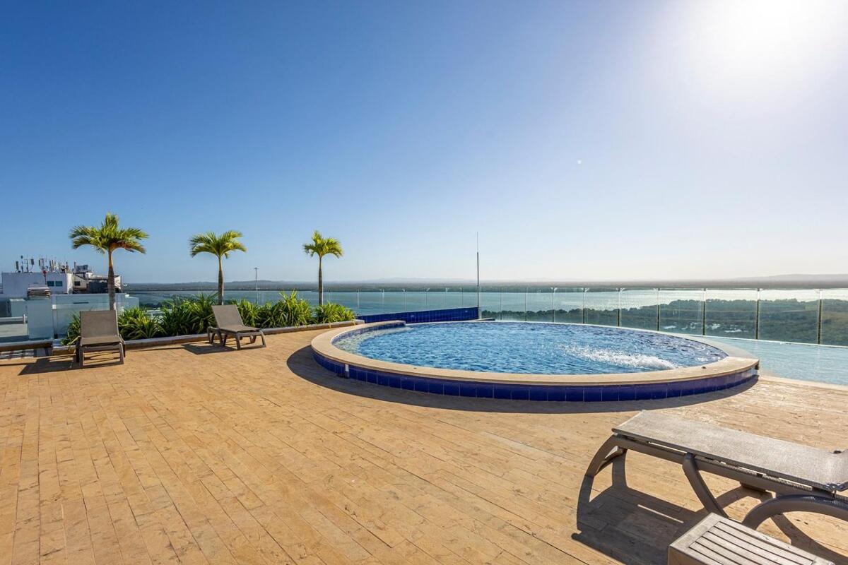 Luxurious Beachfront 3br, Pool & Ocean Views Apartamento Cartagena
