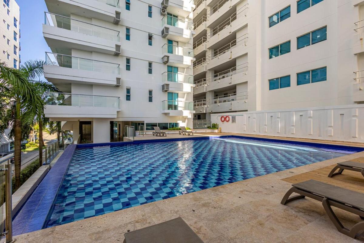 Luxurious Beachfront 3br, Pool & Ocean Views *