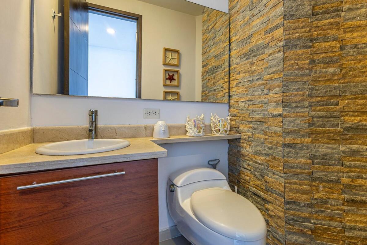 Luxurious Beachfront 3br, Pool & Ocean Views Cartagena