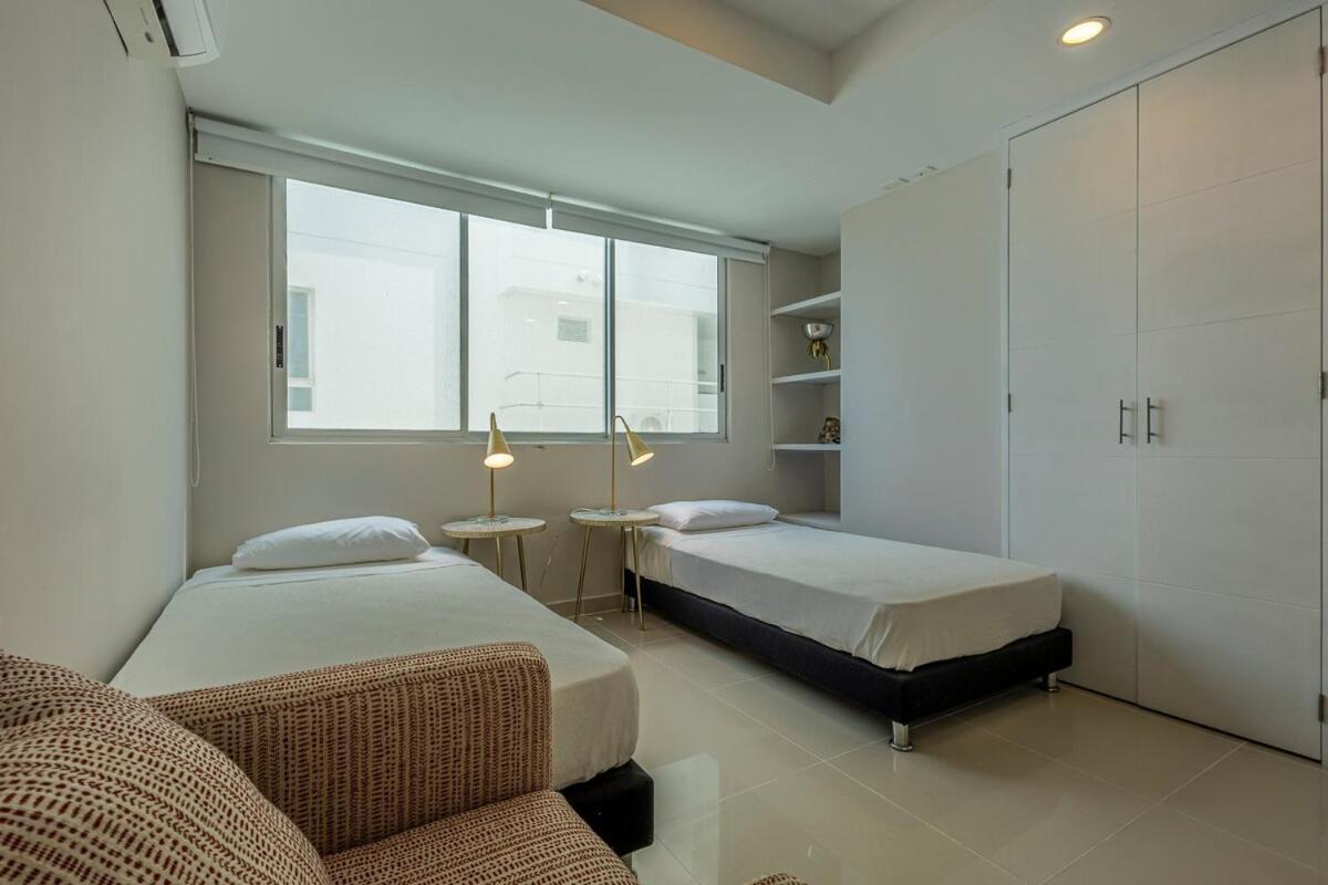 Apartment Luxurious Beachfront 3br, Pool & Ocean Views