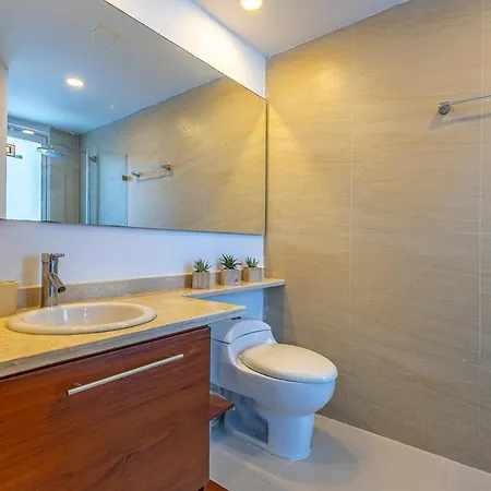 Luxurious Beachfront 3br, Pool & Ocean Views * Cartagena