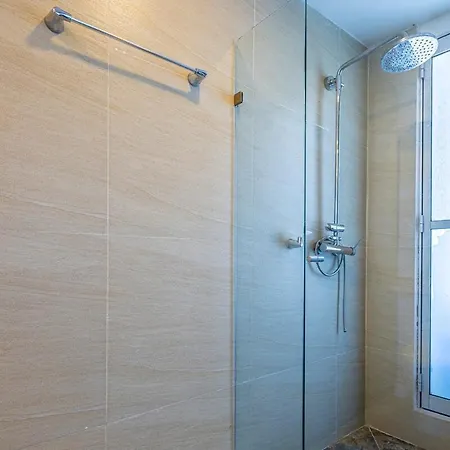 Luxurious Beachfront 3br, Pool & Ocean Views Apartamento *